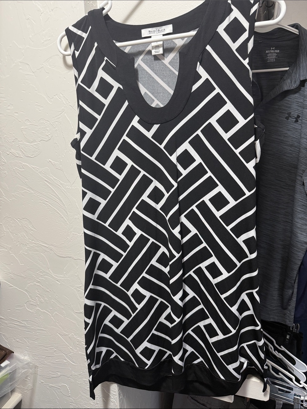 White House Black Market Black and White Geometric Sleeveless Top